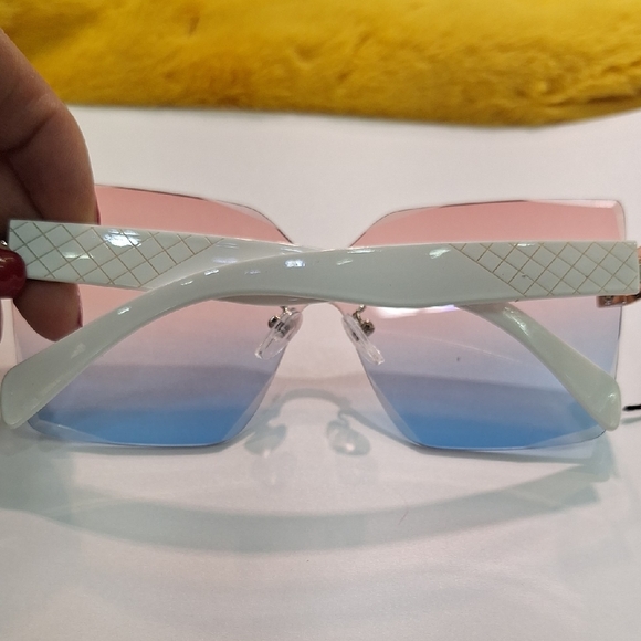 Gradient Sunglasses - Picture 2 of 2